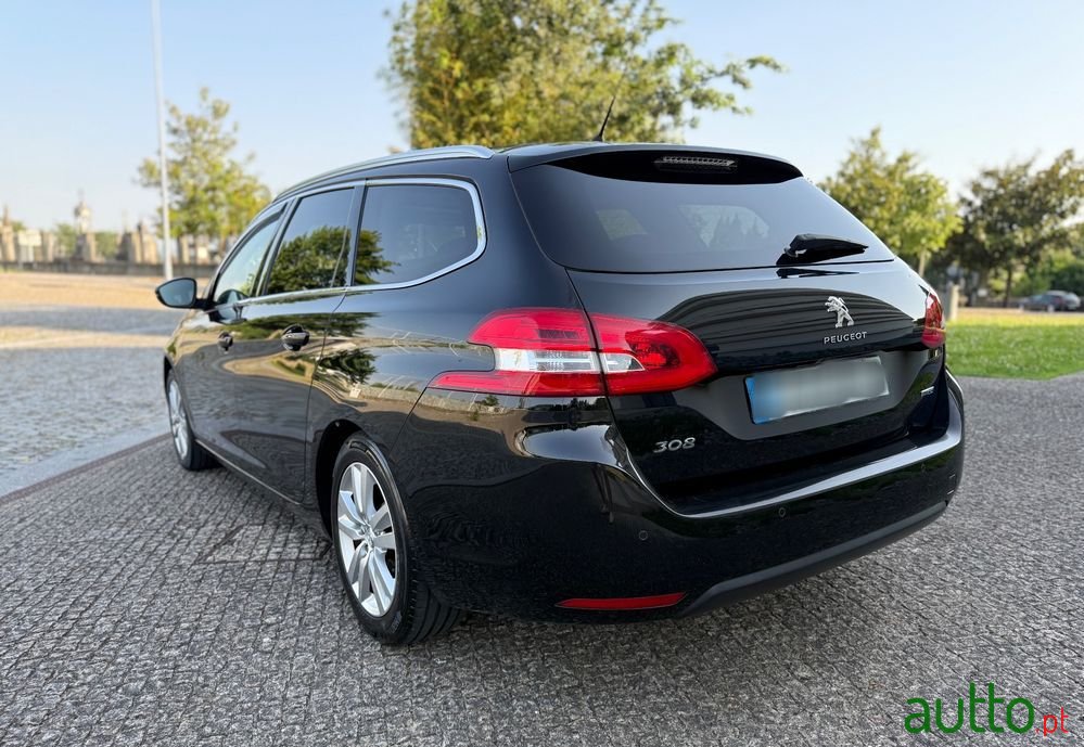 2015' Peugeot 308 Sw photo #3