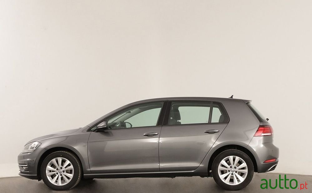 2018' Volkswagen Golf photo #4