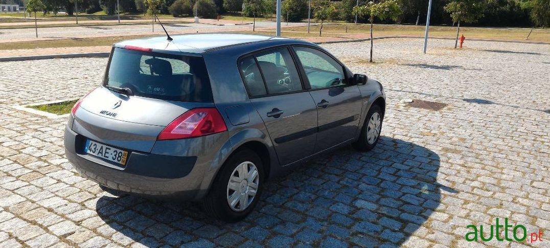 2005' Renault Megane photo #1