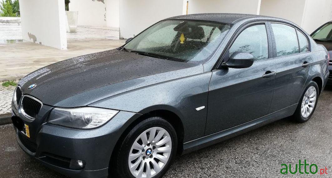 2009' BMW 320 Sport photo #3