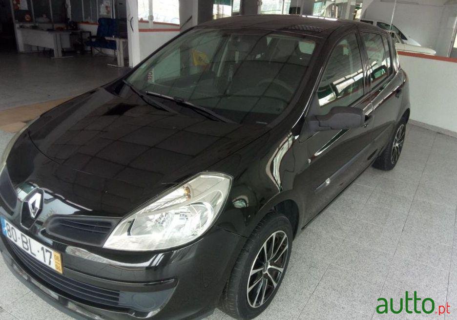 2006' Renault Clio photo #2