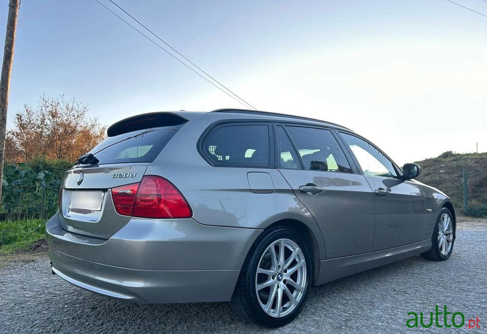 2011' BMW Série 3 photo #3