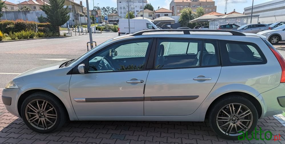 2003' Renault Megane Break photo #1