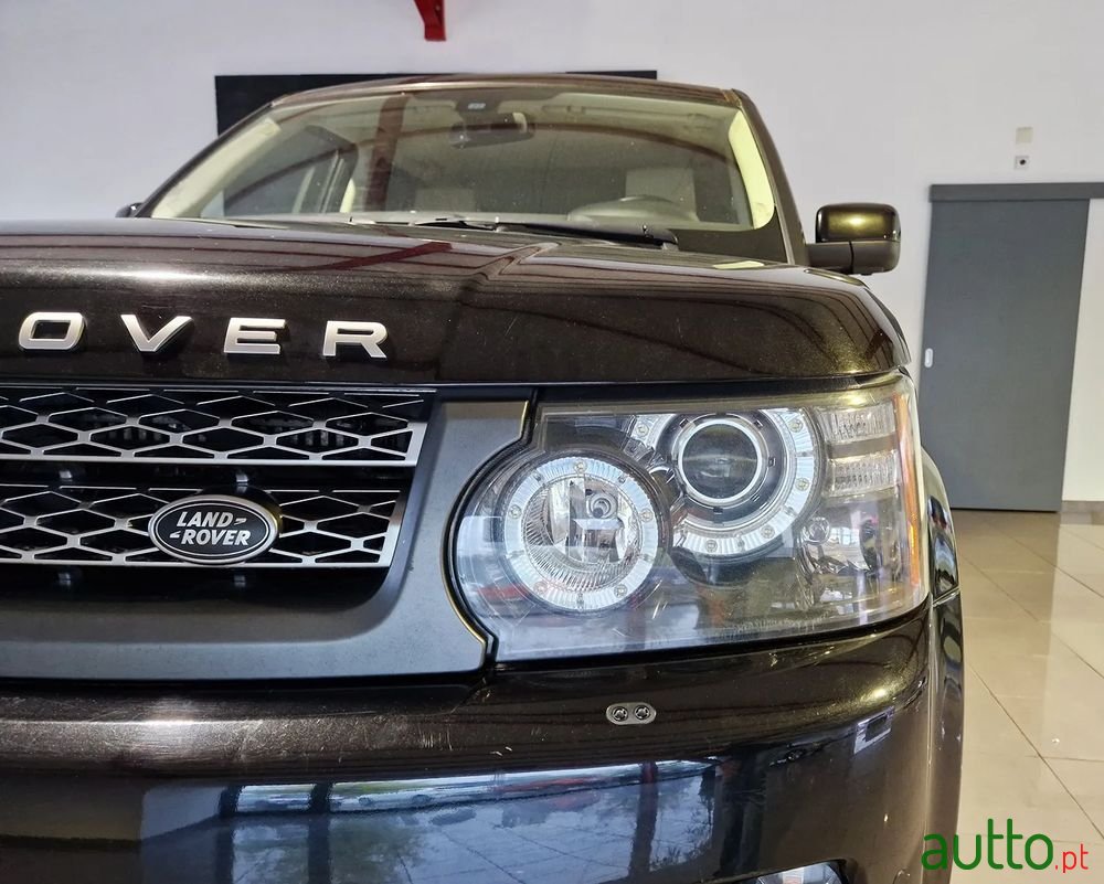 2011' Land Rover Range Rover Sport photo #3