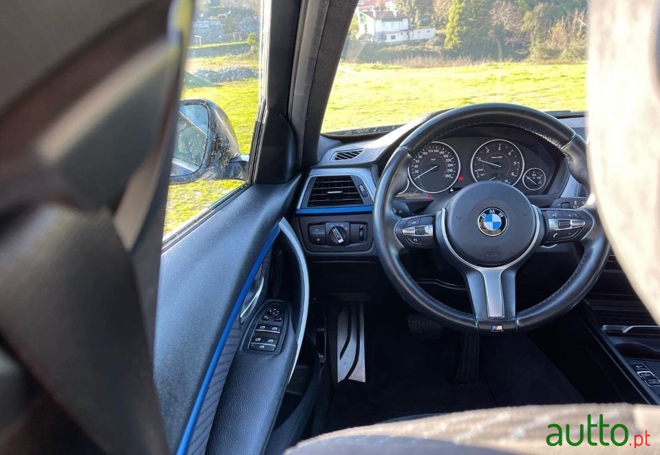 2015' BMW 318 photo #6