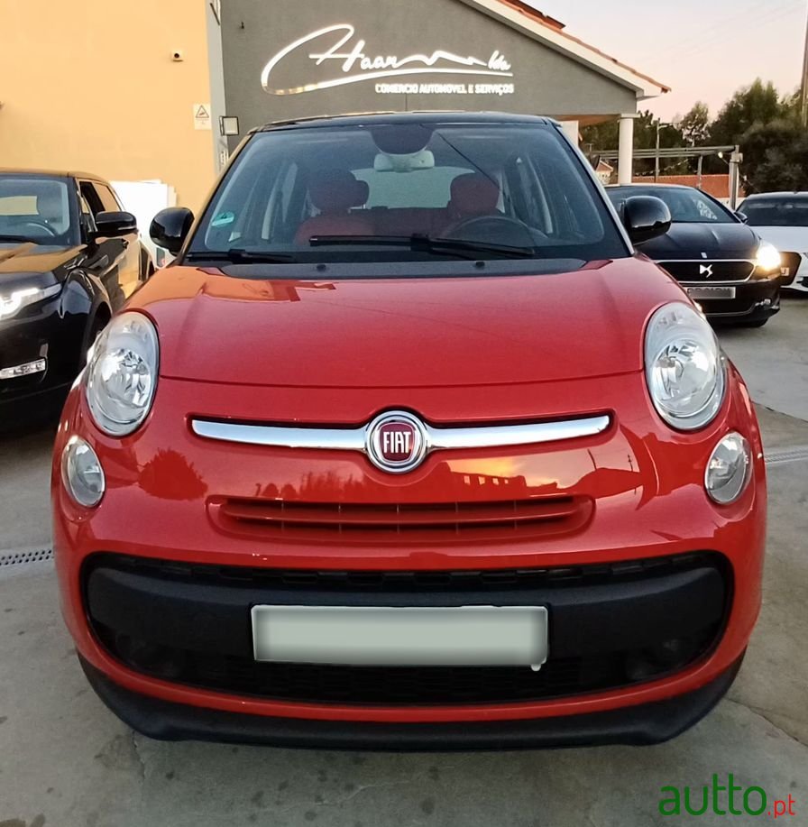 2013' Fiat 500L photo #2