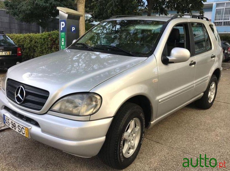 2001' Mercedes-Benz Ml-270 photo #3