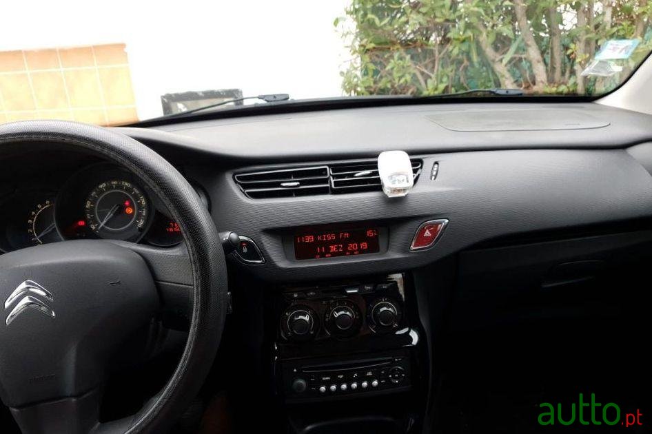 2011' Citroen C3 photo #3