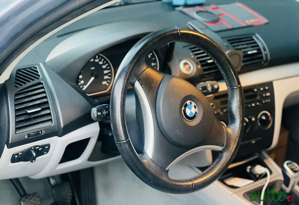 2008' BMW Série 1 I photo #6