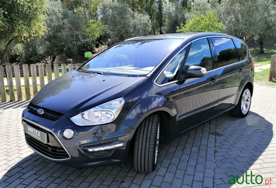 2012' Ford S-Max photo #3
