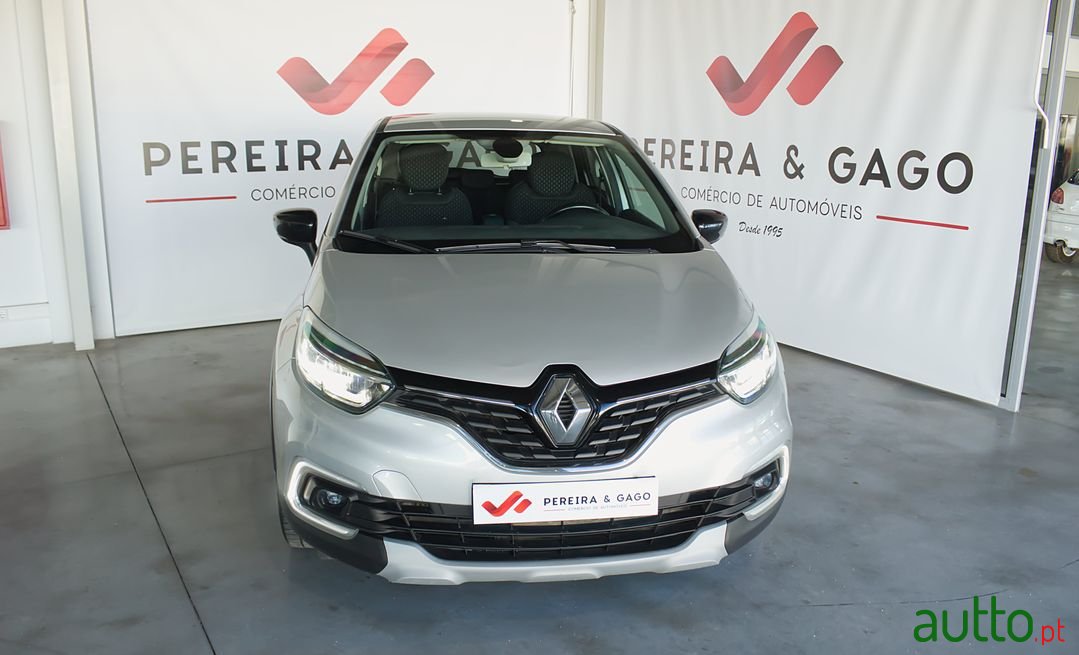 2019' Renault Captur photo #2