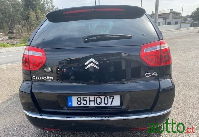 2009' Citroen C4 Picasso photo #4