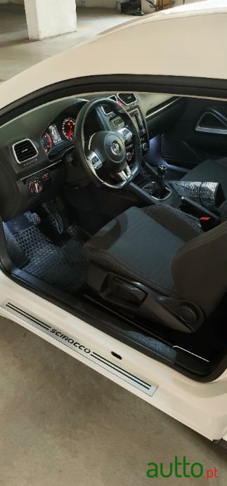 2009' Volkswagen Scirocco photo #3