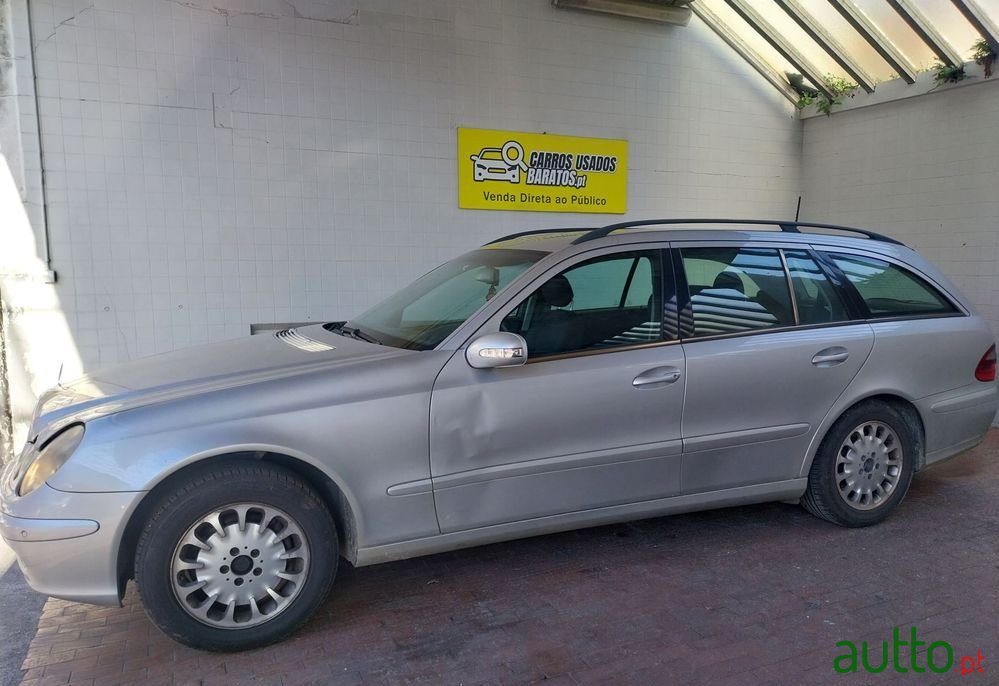 2004' Mercedes-Benz Classe E photo #2