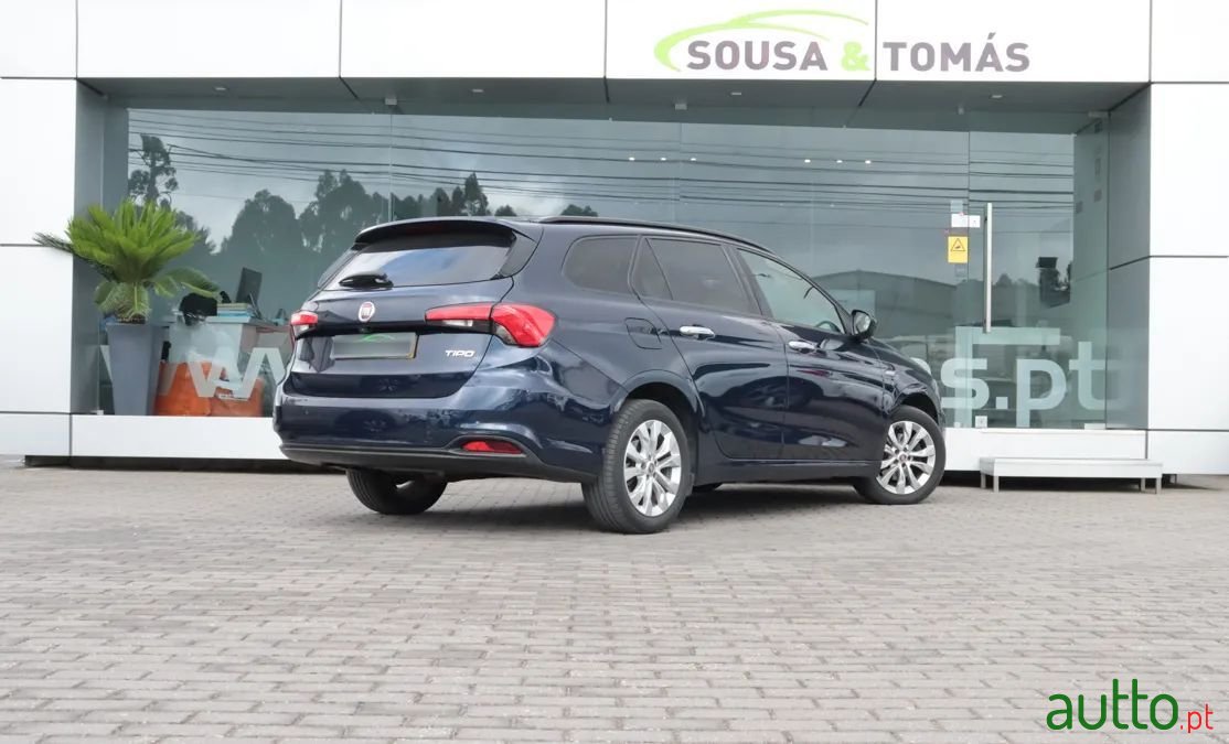 2017' Fiat Tipo Station Wagon photo #4