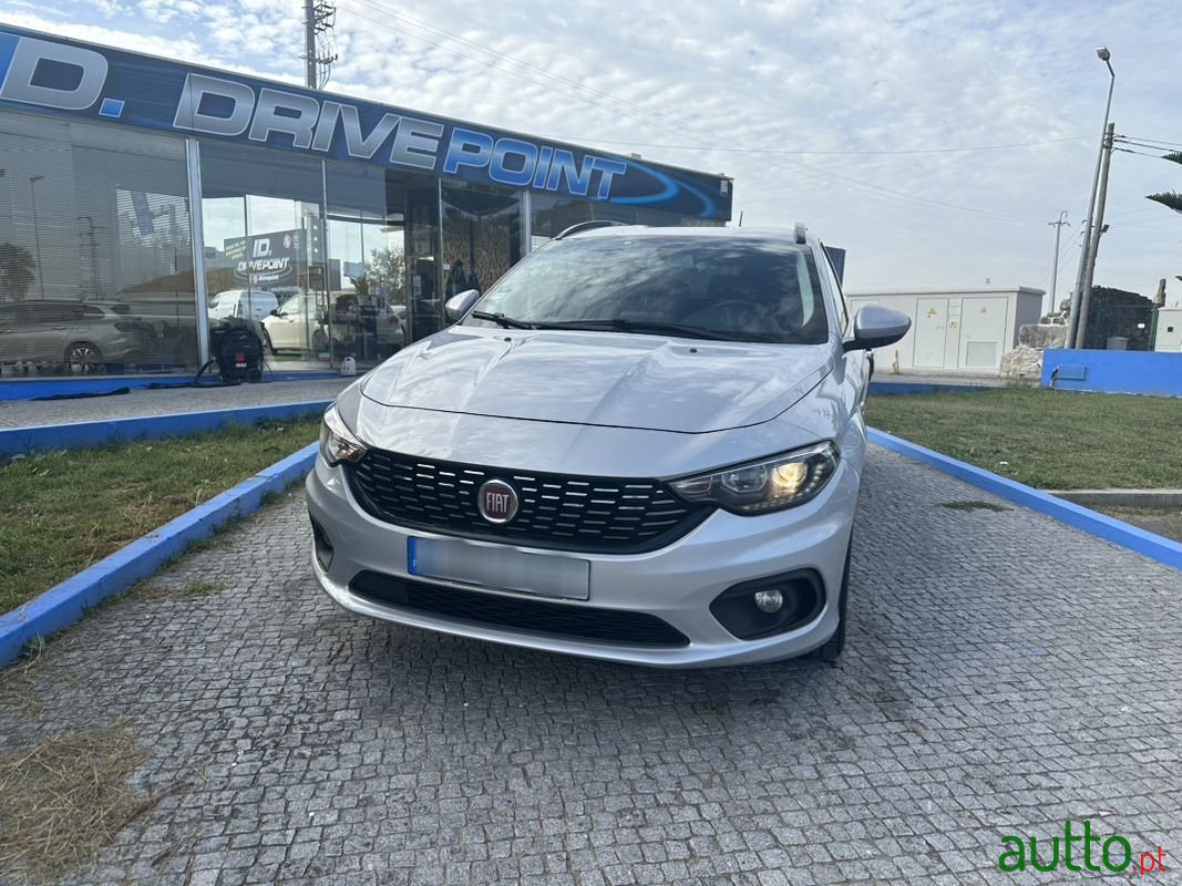 2019' Fiat Tipo Station Wagon photo #2