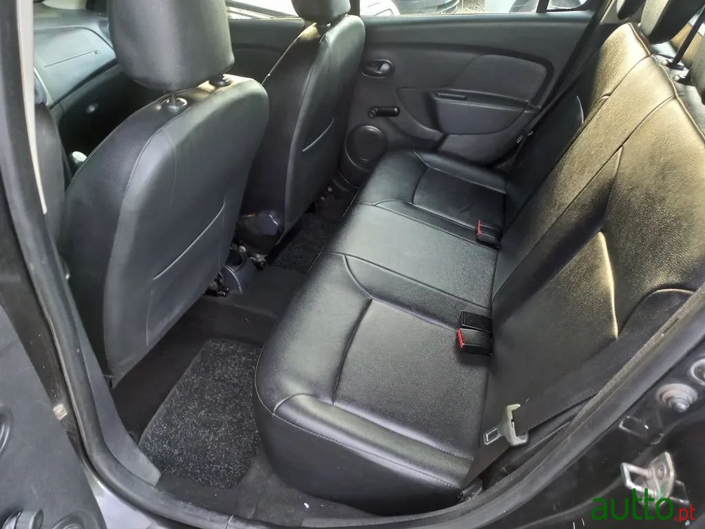 2014' Dacia Logan Mcv photo #6