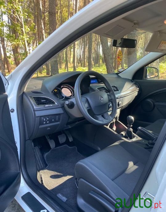 2014' Renault Megane photo #6