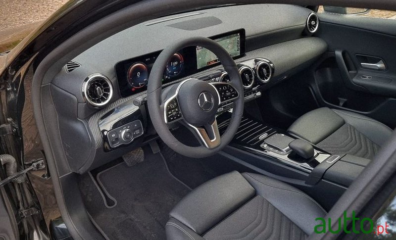 2021' Mercedes-Benz Classe A E Style Plus photo #5
