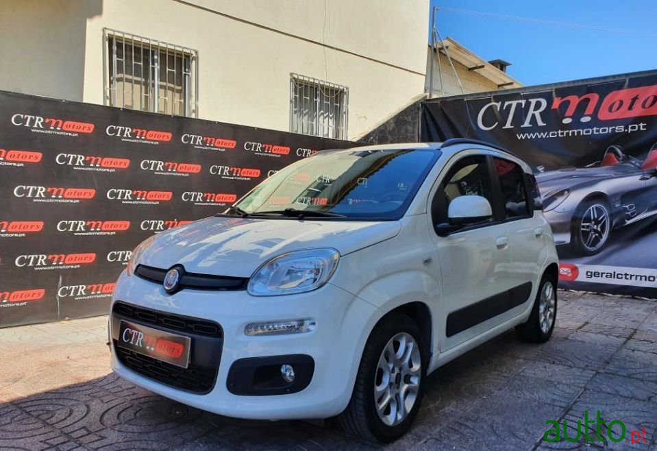 2014' Fiat Panda photo #2
