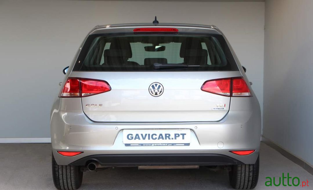 2017' Volkswagen Golf photo #5