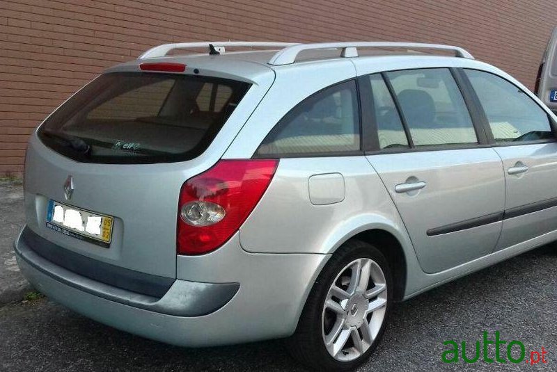 2005' Renault Laguna Break photo #1