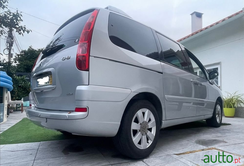 2008' Citroen C8 photo #3