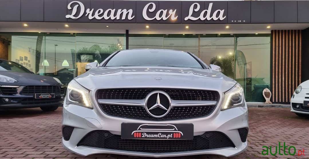 2013' Mercedes-Benz Cla-220 photo #3