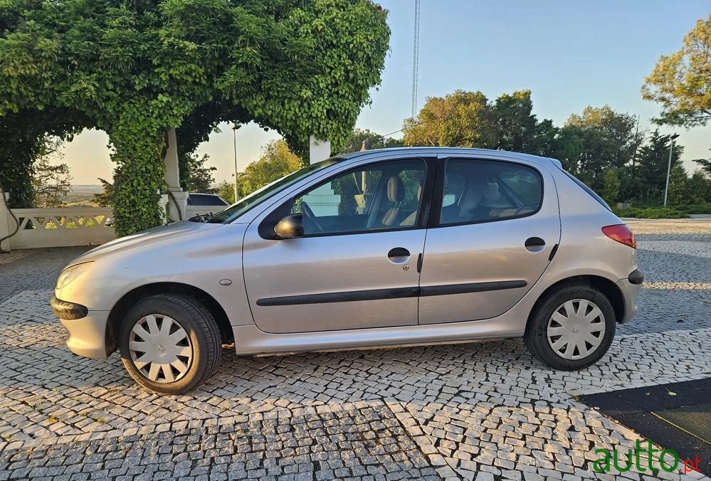 2001' Peugeot 206 photo #2