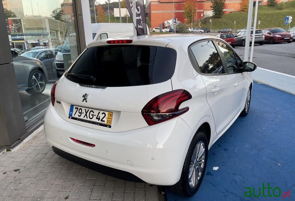 2019' Peugeot 208 photo #2