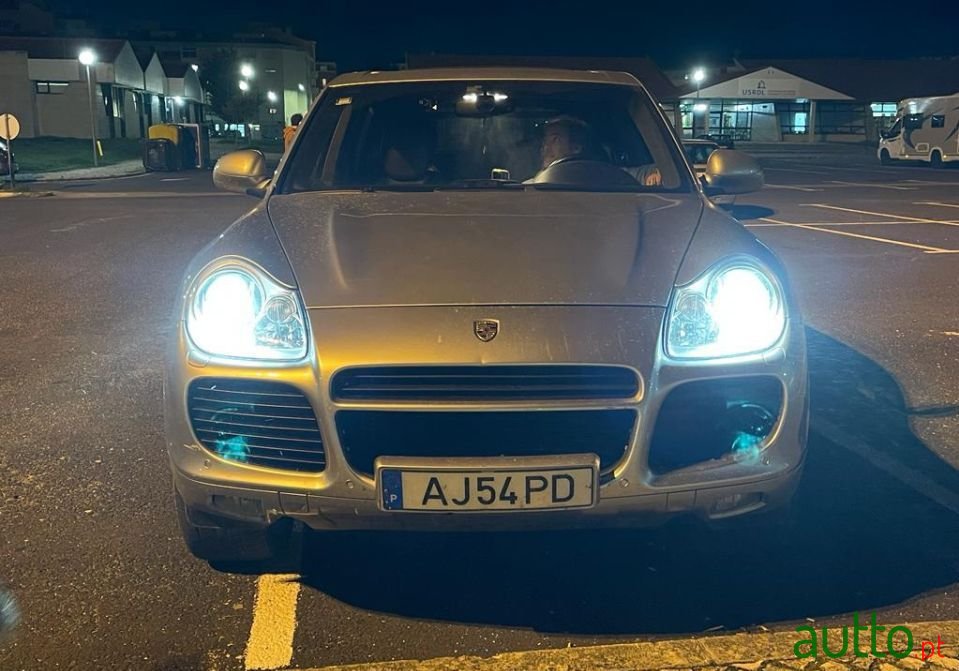 2005' Porsche Cayenne photo #5