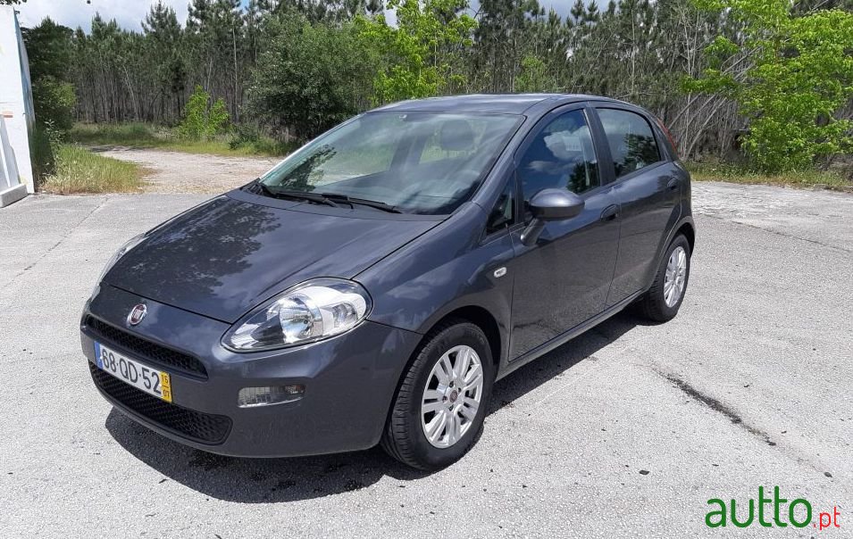 2015' Fiat Punto photo #2