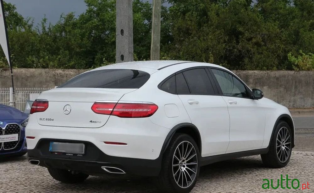 2018' Mercedes-Benz Classe Glc photo #3