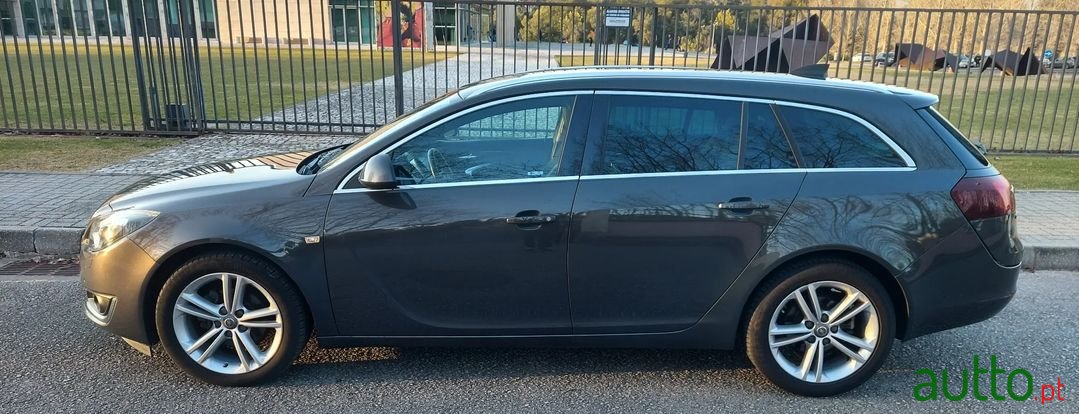 2015' Opel Insignia Sports Tourer photo #1