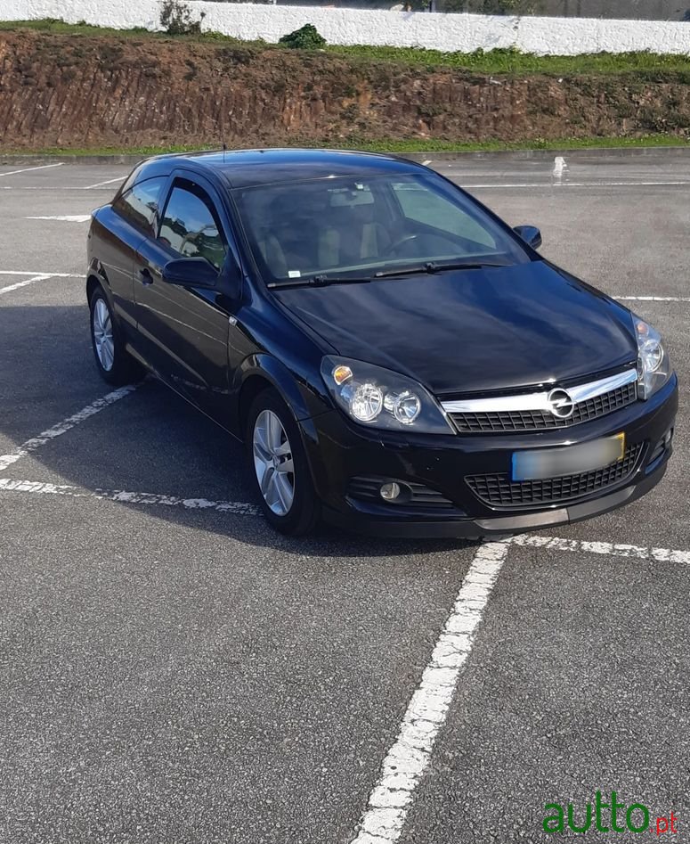 2008' Opel Astra Gtc 1.3 Cdti photo #2