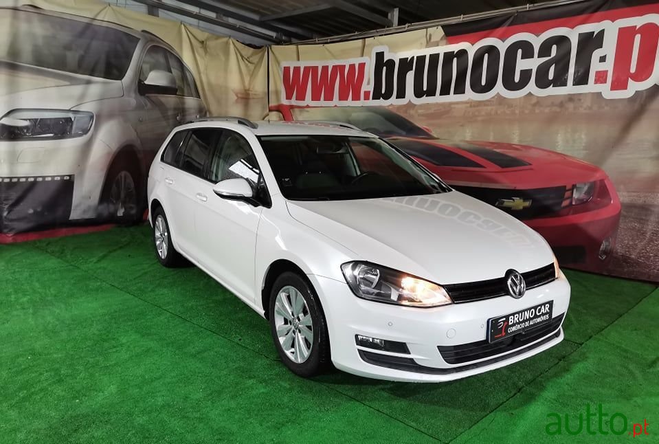 2015' Volkswagen Golf Variant photo #1