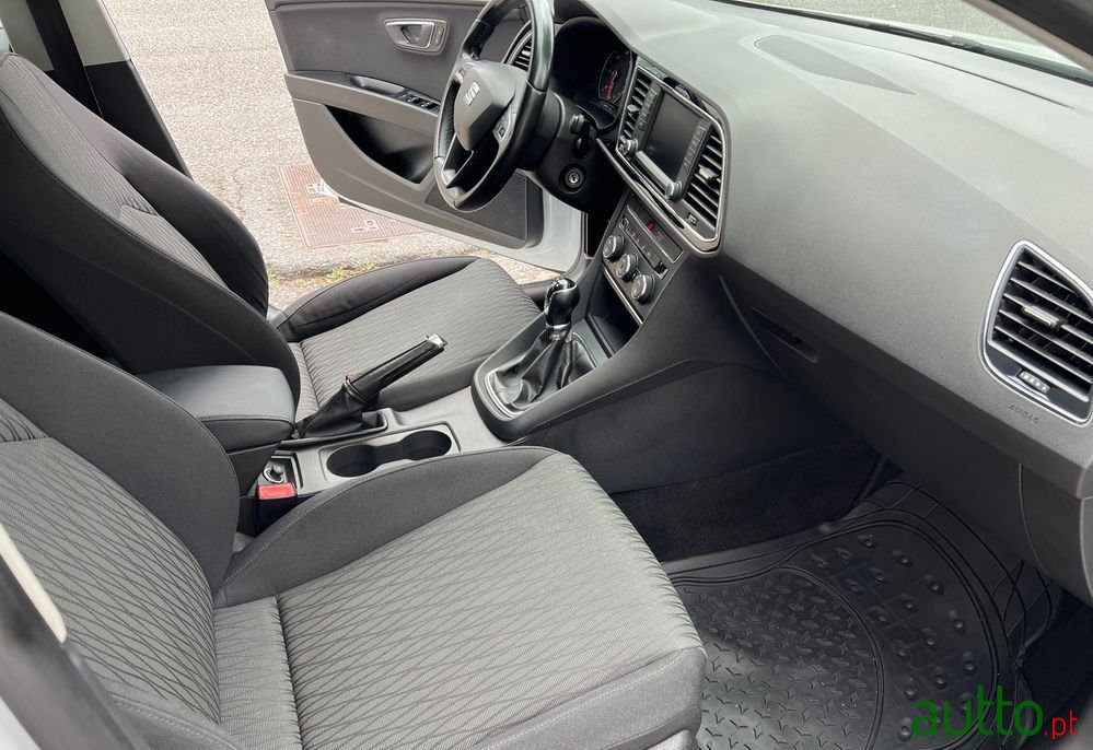 2017' SEAT Leon St photo #6