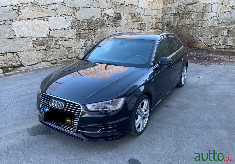 2015' Audi A3 Sportback photo #1