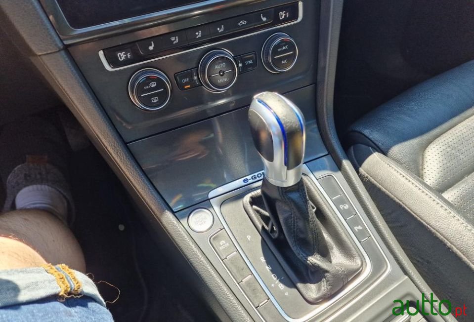 2018' Volkswagen e-Golf Ac/Dc photo #6