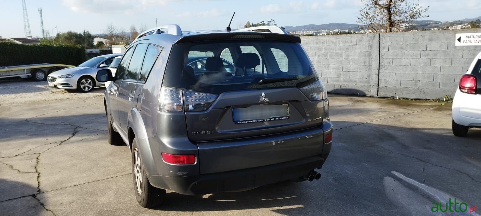 2009' Mitsubishi Outlander photo #2