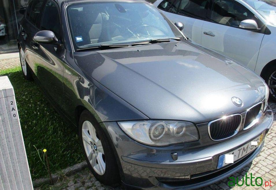 2007' BMW 120 D photo #1
