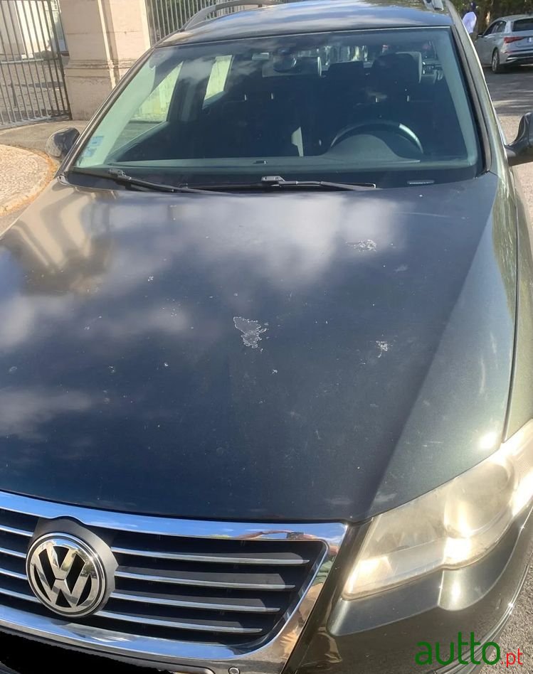 2006' Volkswagen Passat Variant photo #2