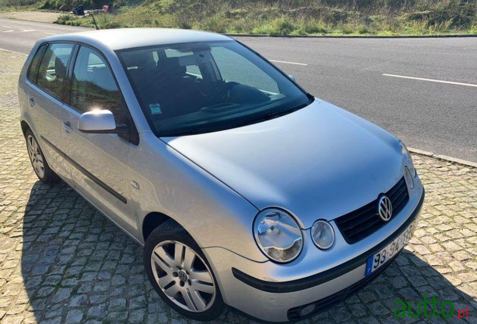 2002' Volkswagen Polo photo #2