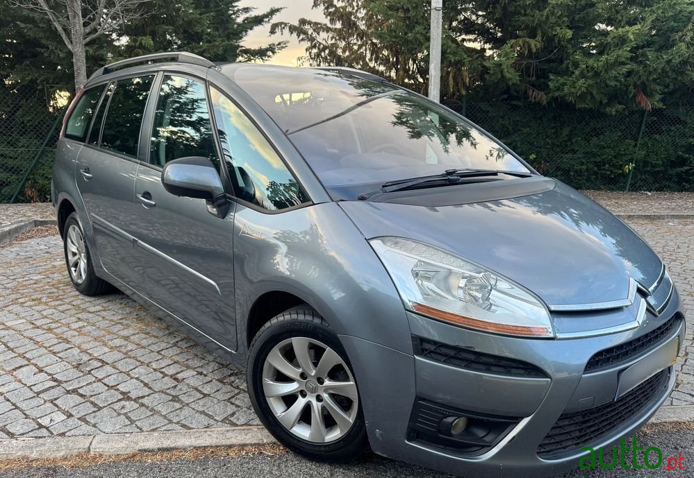 2011' Citroen C4 Grand Picasso photo #1