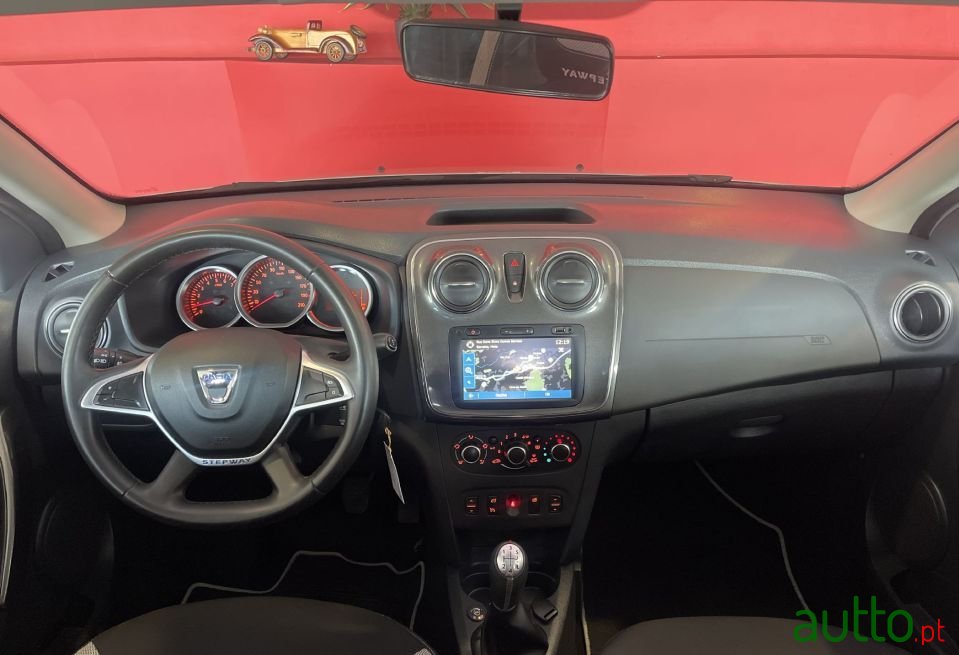 2017' Dacia Sandero photo #4