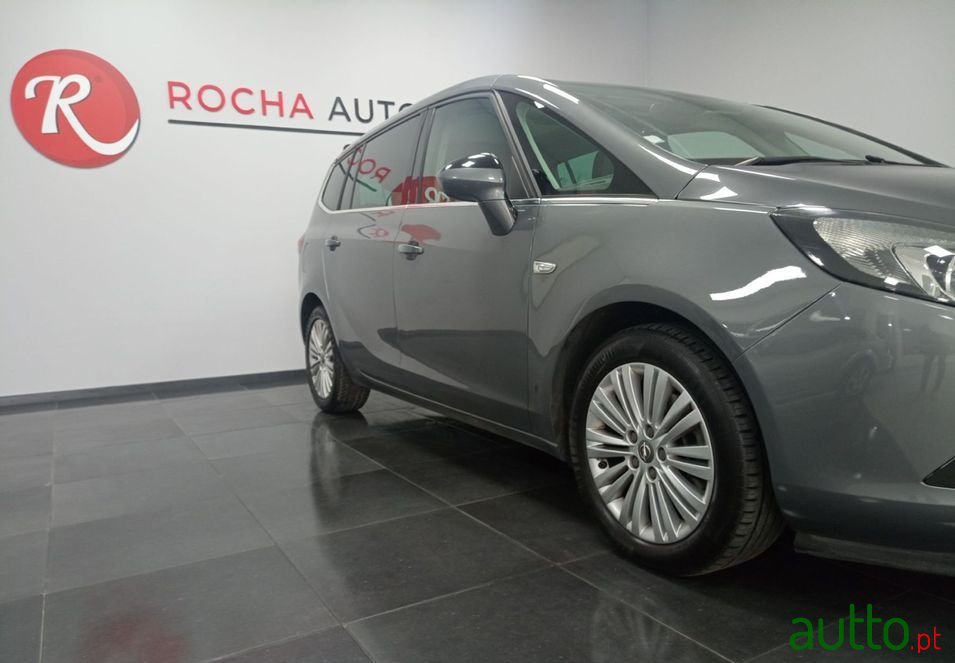 2016' Opel Zafira photo #6