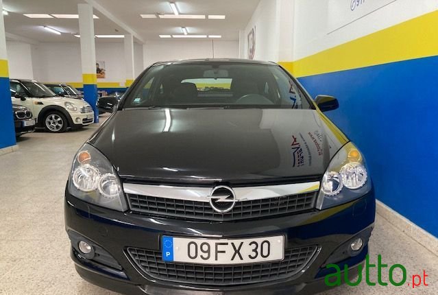 2008' Opel Astra Gtc photo #4