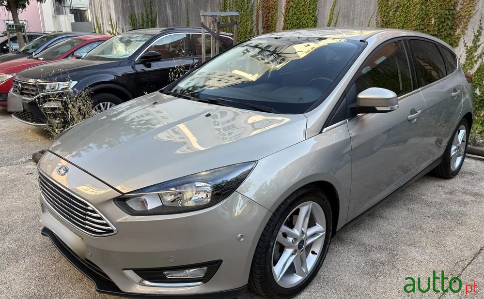 2015' Ford Focus photo #3