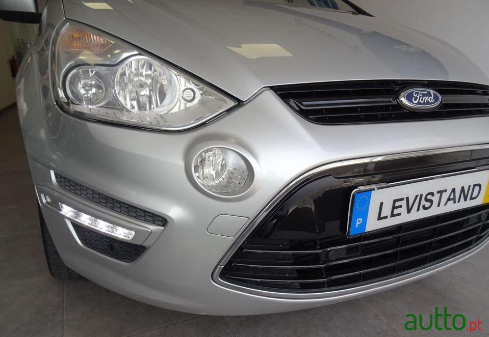 2010' Ford S-Max photo #3