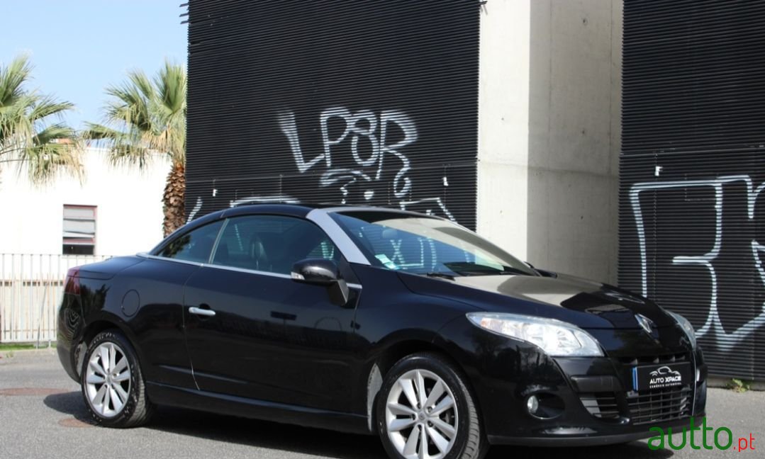 2010' Renault Megane photo #4